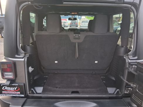 Used 2016 Jeep Wrangler Sport w/ Quick Order Package 24S AWD/4WD image 11