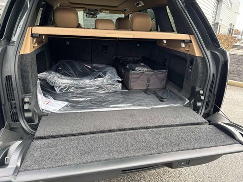 New 2025 Land Rover Range Rover SE image 6