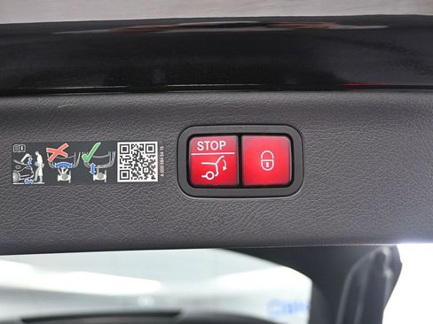 Used 2023 Mercedes-Benz EQS 580 4MATIC SUV image 36