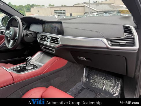 Used 2022 BMW X6 xDrive40i w/ M Sport Package AWD/4WD image 30