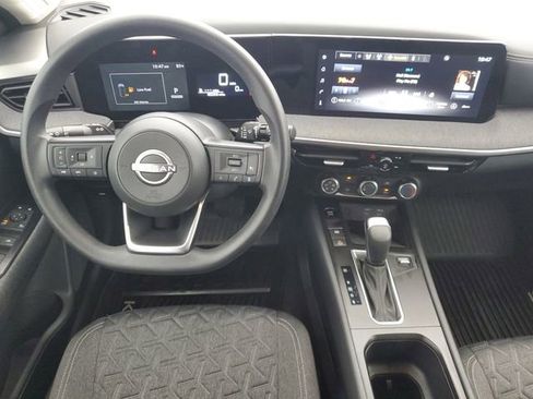 Used 2025 Nissan Kicks SV w/ Illumination Package FWD image 15
