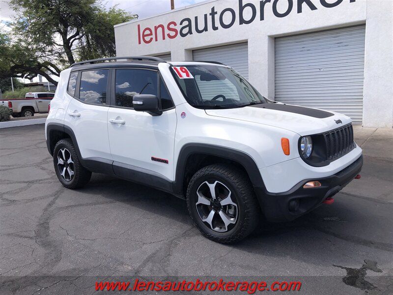 Used 2019 Jeep Renegade Trailhawk AWD/4WD image 2