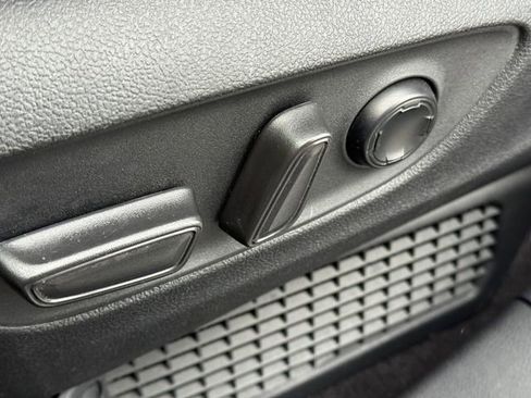 Certified 2021 Toyota Sienna Platinum image 34