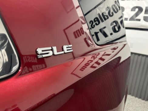 Used 2017 GMC Yukon SLE image 9