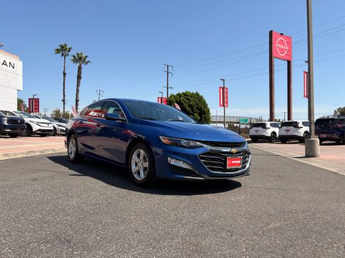 Used 2023 Chevrolet Malibu LT FWD image 40