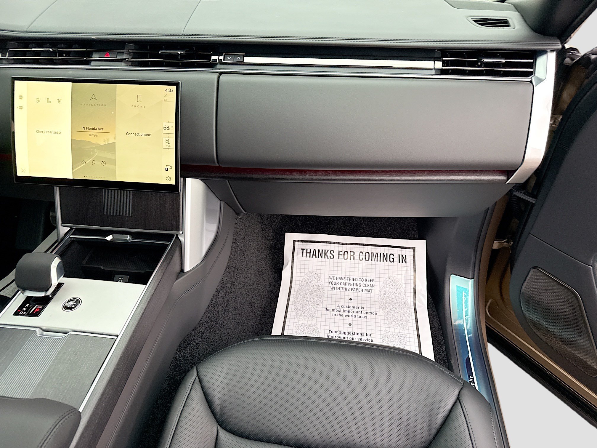 New 2026 Land Rover Range Rover Autobiography AWD/4WD image 18
