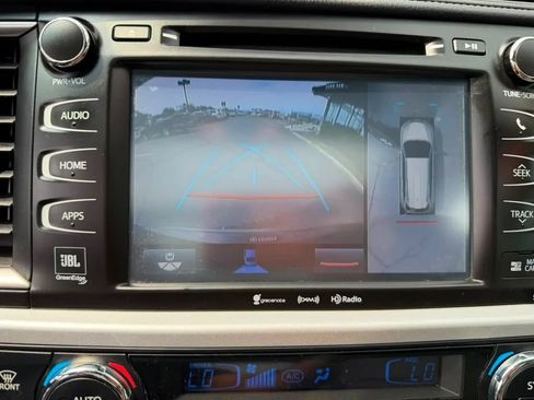Used 2018 Toyota Highlander Limited Platinum AWD/4WD image 11