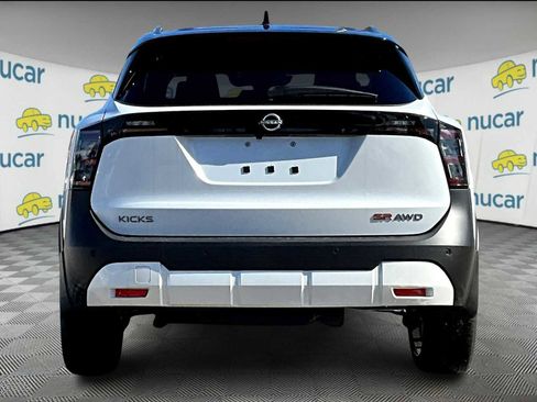 New 2025 Nissan Kicks SR image 6