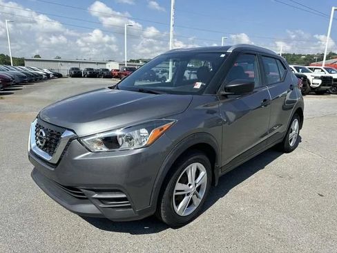 Used 2019 Nissan Kicks S FWD image 9