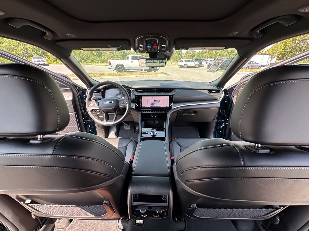 New 2027 Jeep Grand Cherokee Limited AWD/4WD image 25
