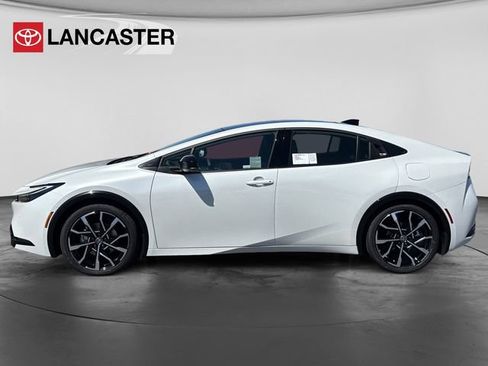 New 2026 Toyota Prius Plug-In Hybrid FWD image 4