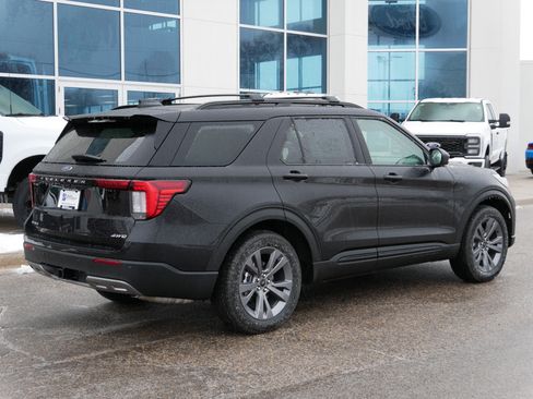 New 2026 Ford Explorer Active w/ Active Comfort Package image 3