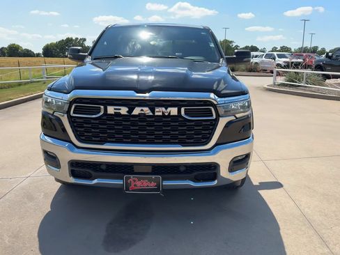 Used 2025 RAM 1500 Big Horn AWD/4WD image 3