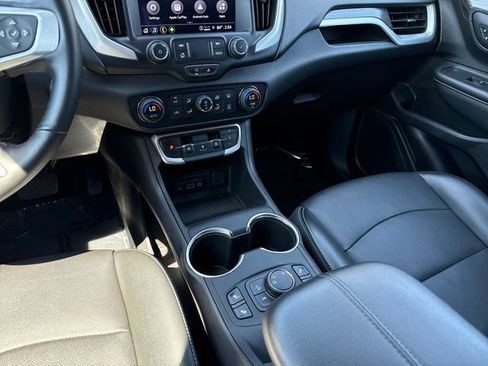 Used 2024 GMC Terrain SLT AWD/4WD image 11