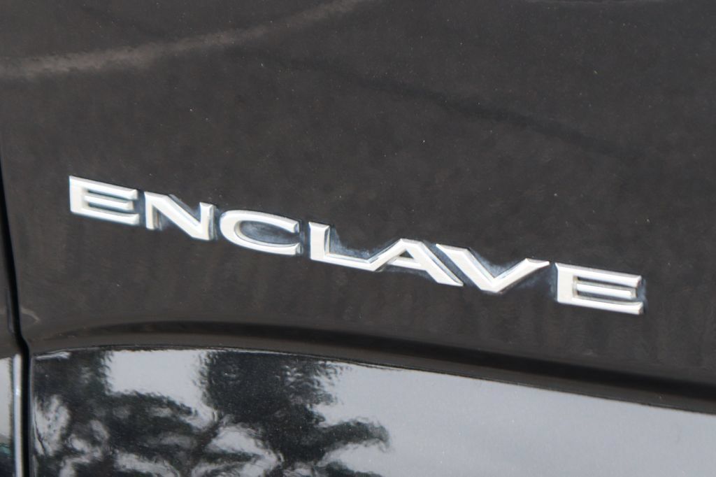Used 2024 Buick Enclave Essence w/ Sport Touring Edition FWD image 51