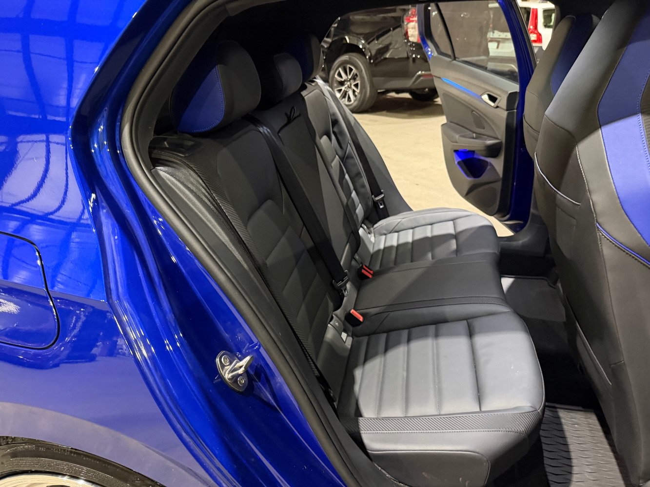 Used 2024 Volkswagen Golf R AWD/4WD image 23