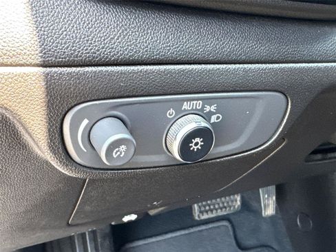 Used 2023 Chevrolet Bolt EUV LT w/ Driver Confidence Package FWD image 28