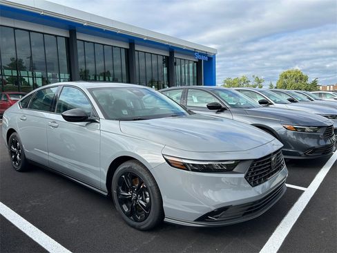 New 2025 Honda Accord SE image 17
