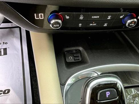 Used 2020 Buick Enclave Essence w/ LPO, Luxury Package FWD image 34
