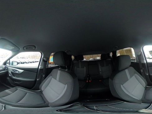 Used 2025 Chevrolet Blazer LT image 37