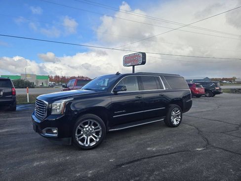 Used 2020 GMC Yukon XL SLT w/ Premium Edition image 7
