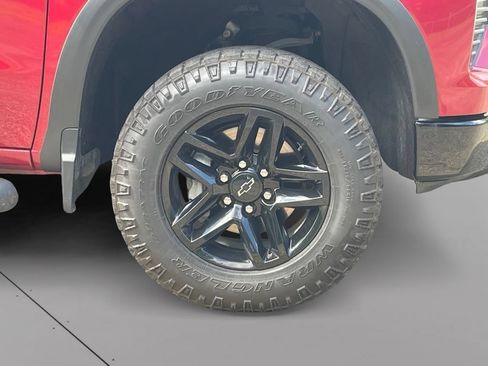 Used 2023 Chevrolet Silverado 1500 LT Trail Boss w/ Convenience Package II AWD/4WD image 9