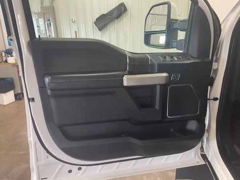 Used 2020 Ford F250 Lariat w/ Lariat Ultimate Package AWD/4WD image 9