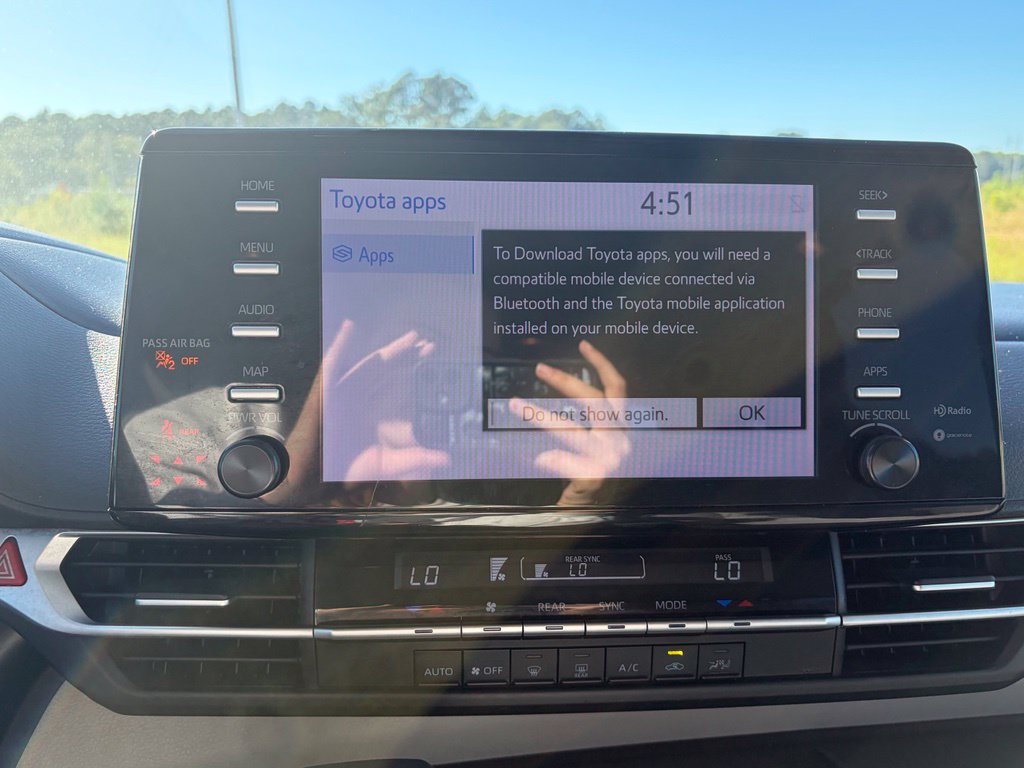 Used 2023 Toyota Sienna LE FWD image 26