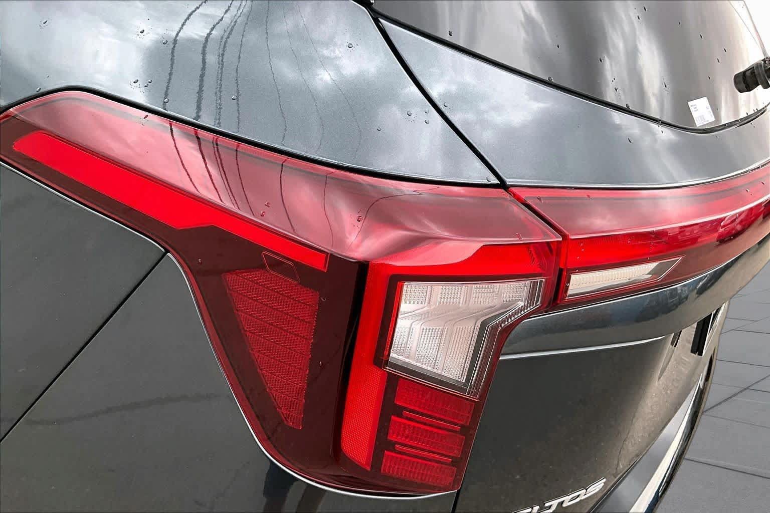 Used 2025 Kia Seltos EX FWD image 28