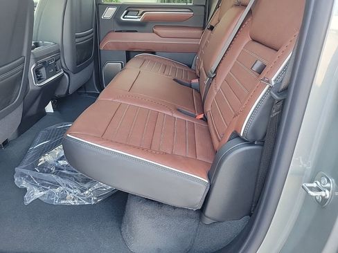 New 2026 GMC Sierra 2500 Denali Ultimate AWD/4WD image 12