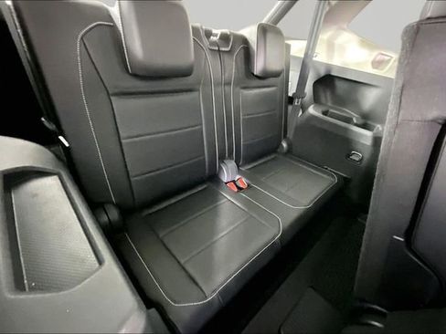Used 2021 Volkswagen Tiguan SE w/ Panoramic Sunroof Package FWD image 25
