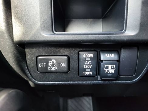 Used 2017 Toyota Tacoma TRD Off-Road w/ Tow Package (A/T) AWD/4WD image 47