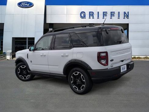Used 2022 Ford Bronco Sport Outer Banks w/ Tech Package AWD/4WD image 9