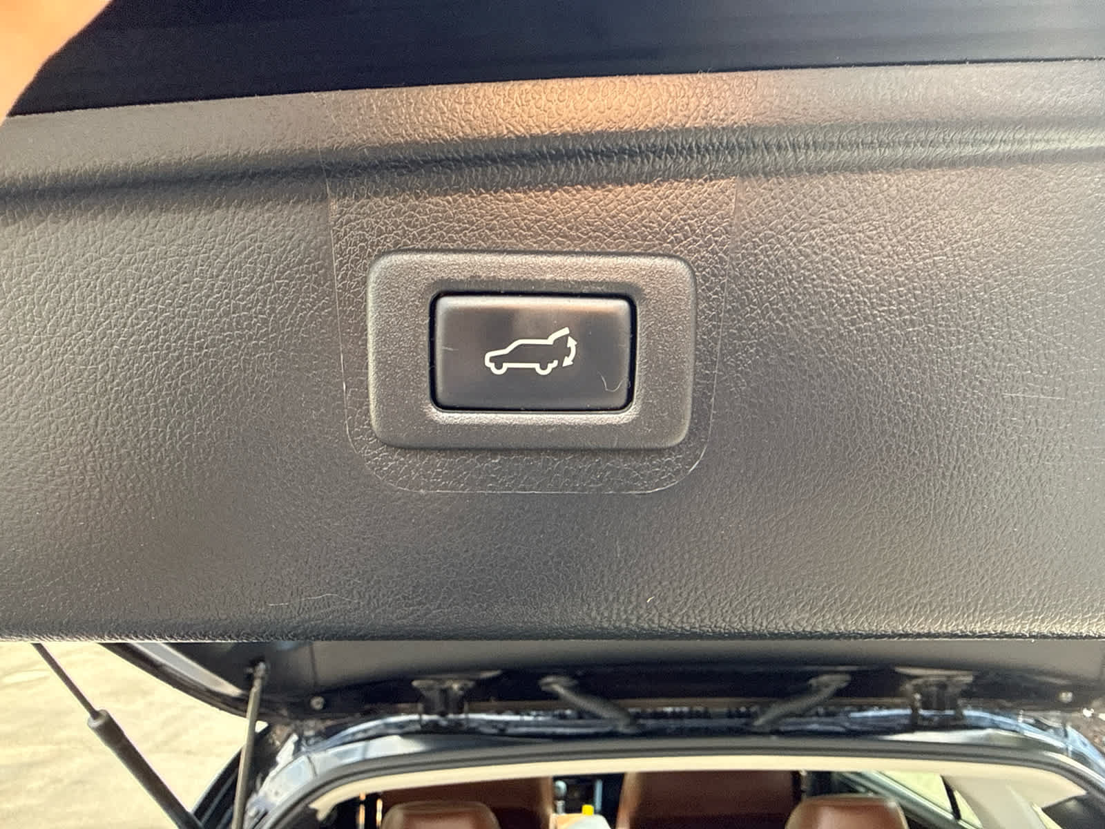 Used 2017 Subaru Outback 3.6R Touring AWD/4WD image 17