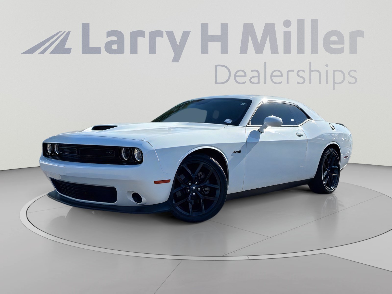 Used 2023 Dodge Challenger R/T w/ Blacktop Package RWD image 2