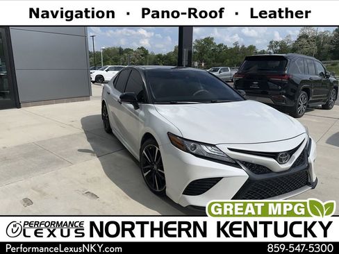 Used 2019 Toyota Camry XSE w/ Navigation Package FWD image 1