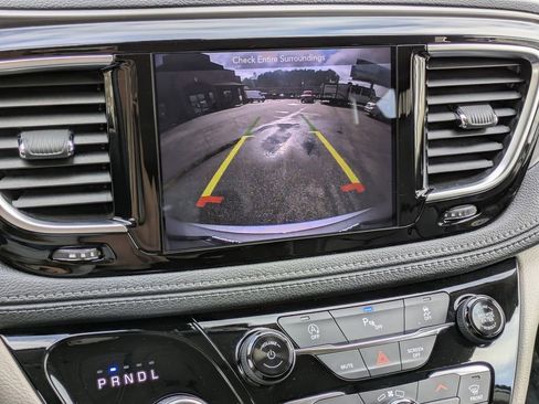 Used 2019 Chrysler Pacifica Limited image 21