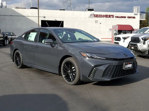 New 2026 Toyota Camry SE image 10