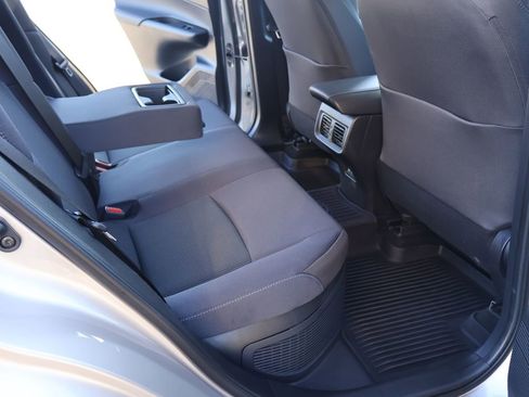 Used 2024 Toyota Venza LE image 27