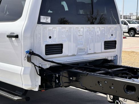 New 2026 Ford F550 4x4 Crew Cab image 7
