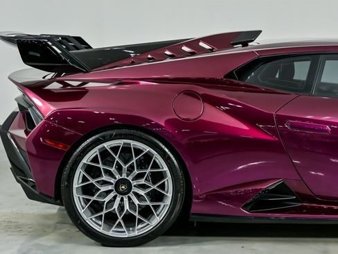 Used 2022 Lamborghini Huracan STO image 19