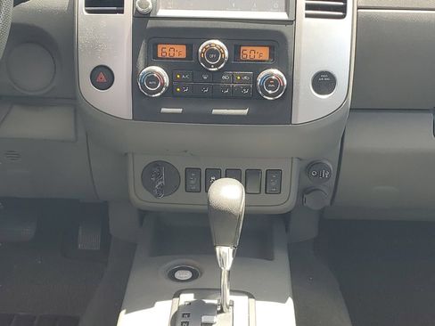Used 2021 Nissan Frontier SV image 15