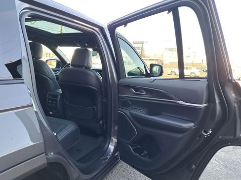 New 2025 Jeep Grand Cherokee Limited image 14