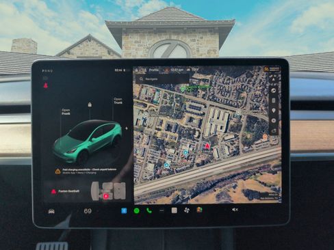 Used 2022 Tesla Model Y Performance image 15