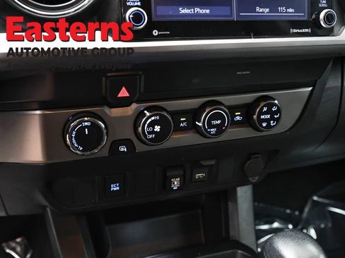 Used 2020 Toyota Tacoma SR5 AWD/4WD image 19