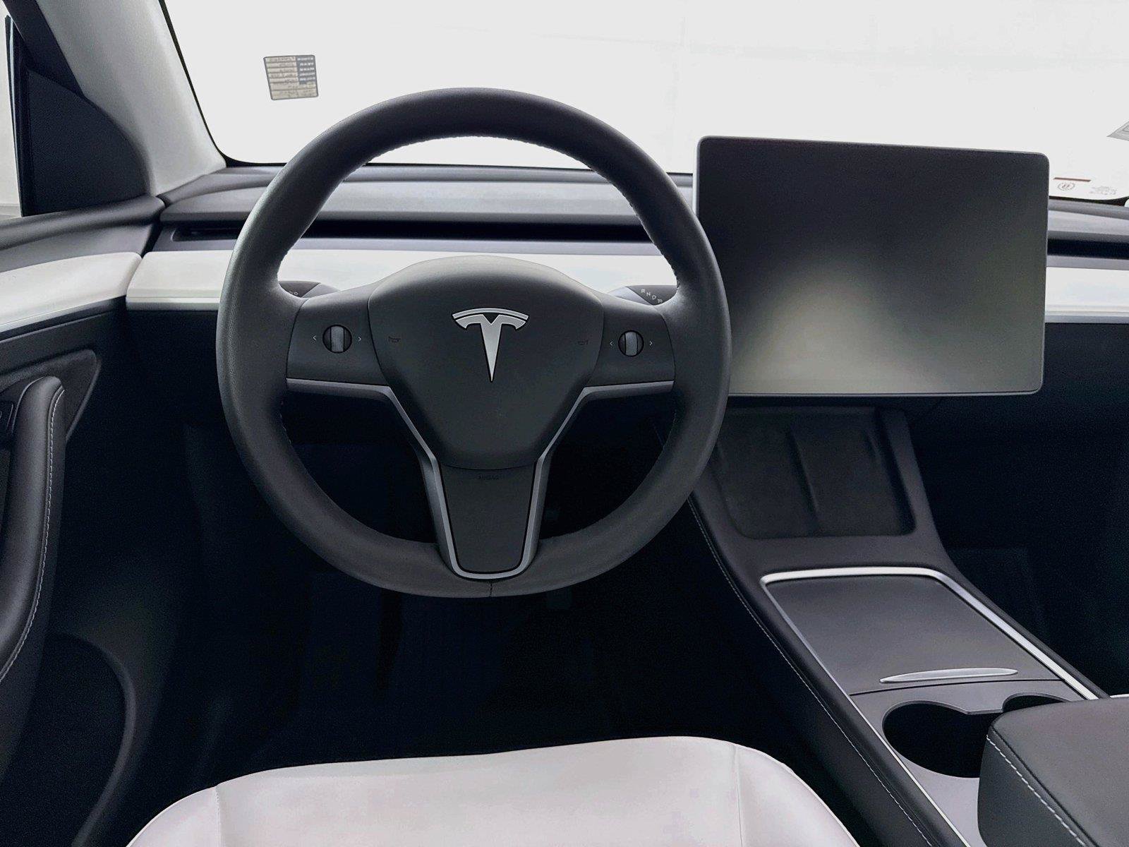 Used 2025 Tesla Model Y Long Range AWD/4WD image 29