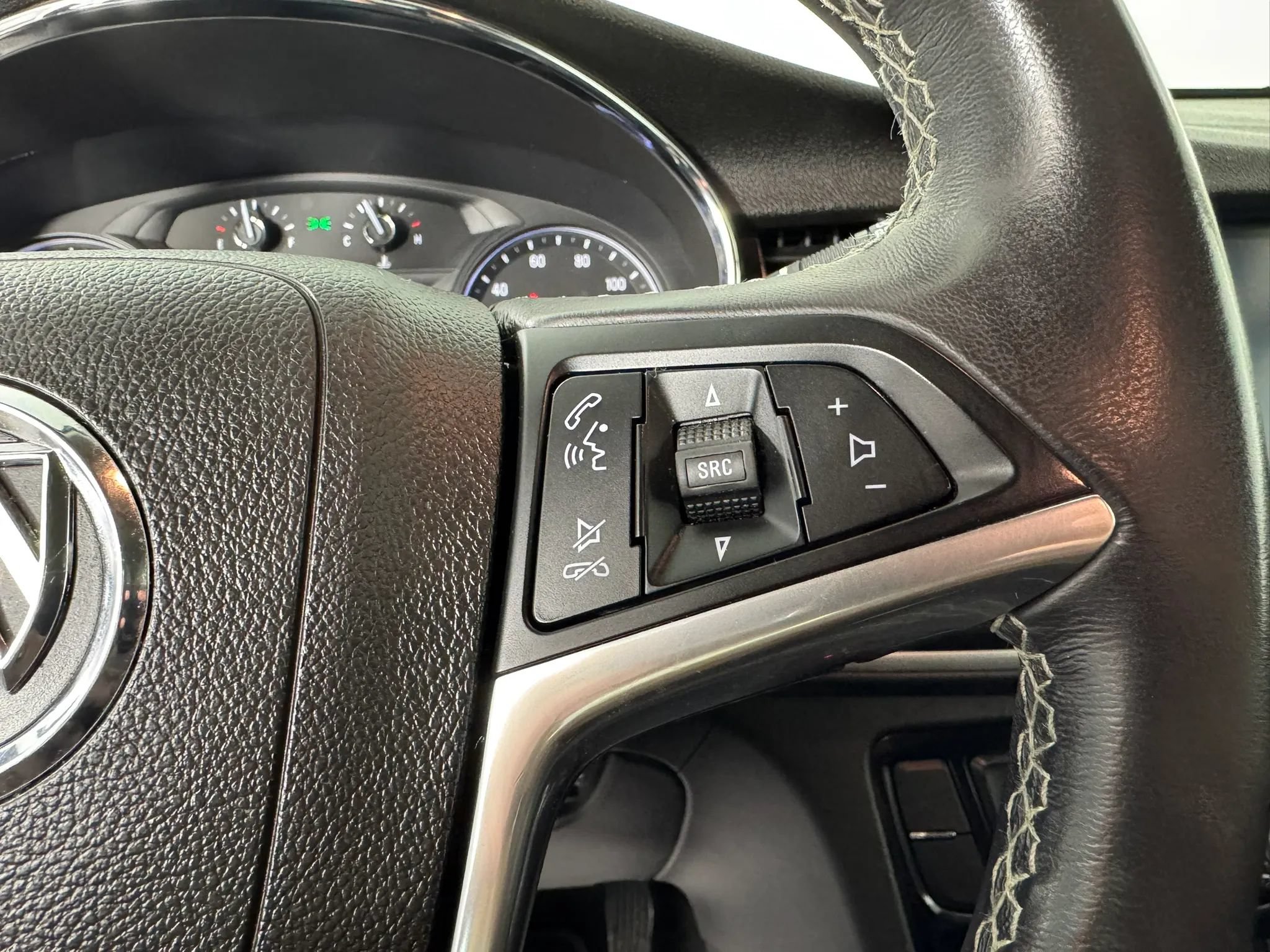 Used 2020 Buick Encore Preferred FWD image 16