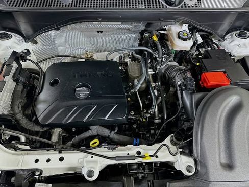 Certified 2022 Buick Encore GX Select w/ Sport Touring Package image 29