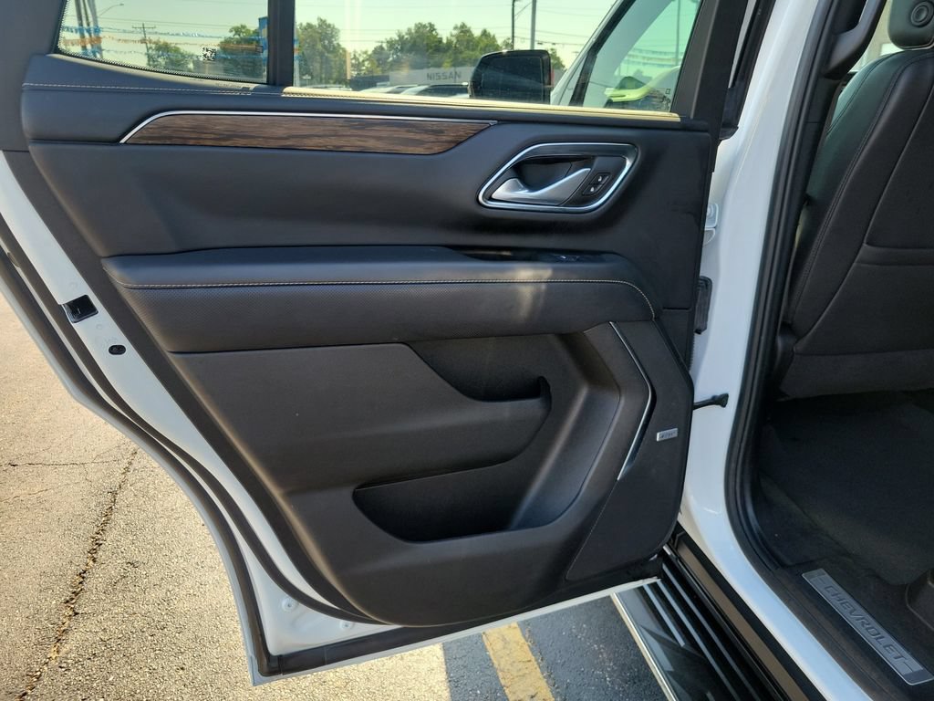 Used 2024 Chevrolet Tahoe Premier AWD/4WD image 18