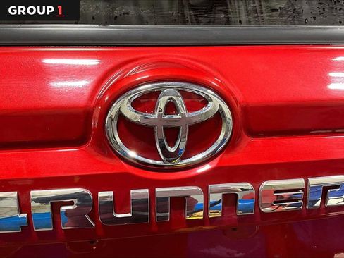 Certified 2018 Toyota 4Runner SR5 image 31